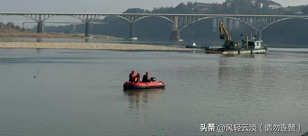 一声叹息！20岁青年因母亲拒给钱，纵身跳入刺骨江水
 
今天听到一个消息，心里沉