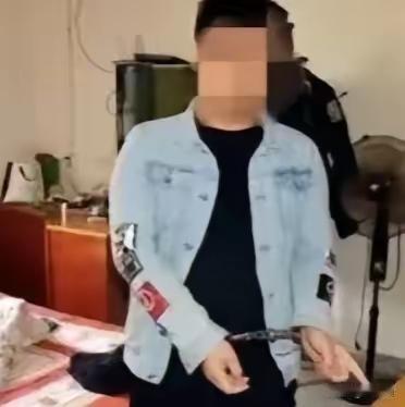 没有家贼引不来外鬼

门是自己开的 外鬼才进得来

五十出头守寡多年 被假嫩娃哄
