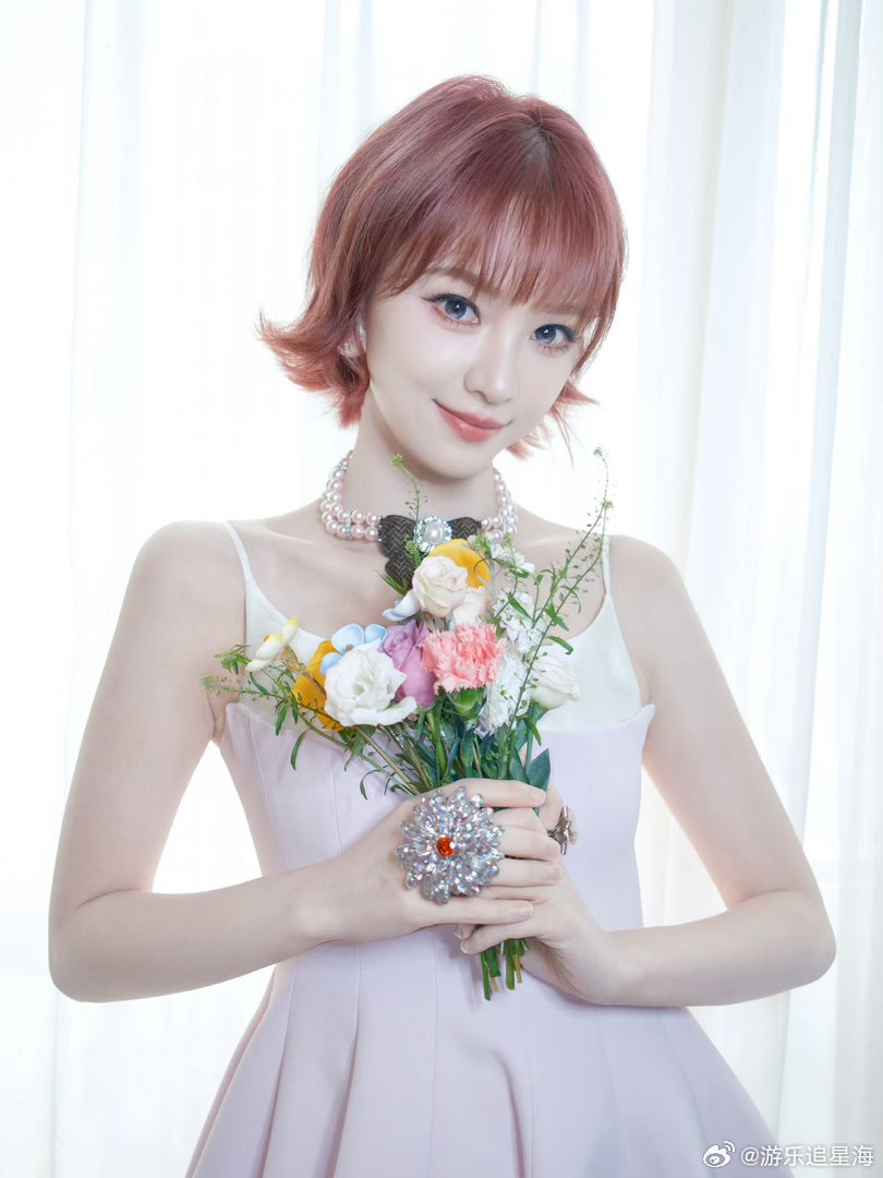 谢娜齐思钧紧急捂嘴黄灿灿 乘风2026初见面，黄灿灿凭一己之力制造了年度名场面。