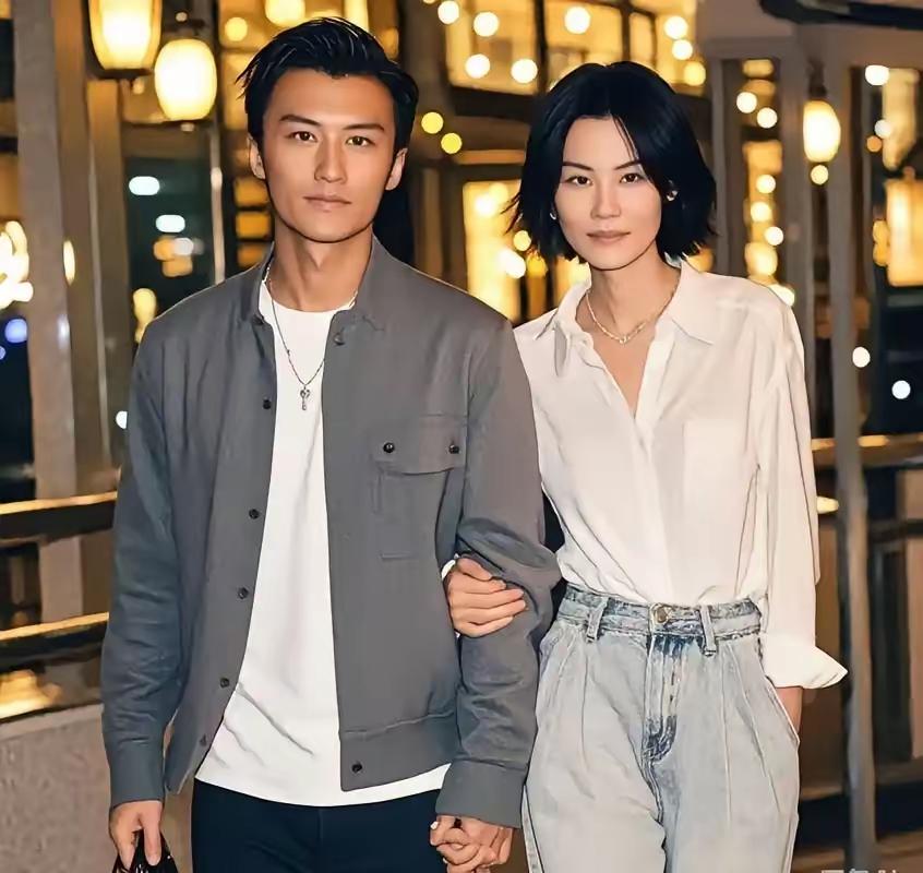 谢霆锋之所以离不开王菲，原因其实很纯粹。除了王菲长得好看、性格顺从之外，最关键的