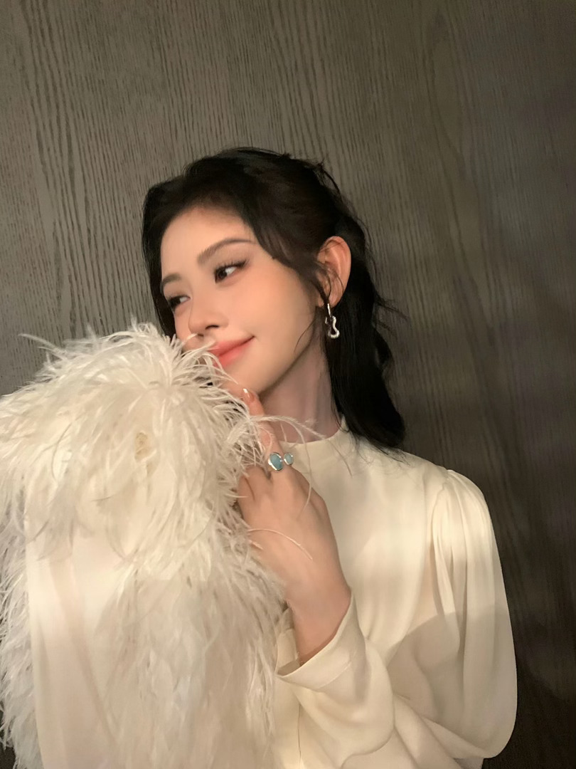 鞠婧祎[超话]  🍊💙鞠婧祎🍊💙鞠婧祎苏绿夏小猫和你我都舍不得૮  ´͈