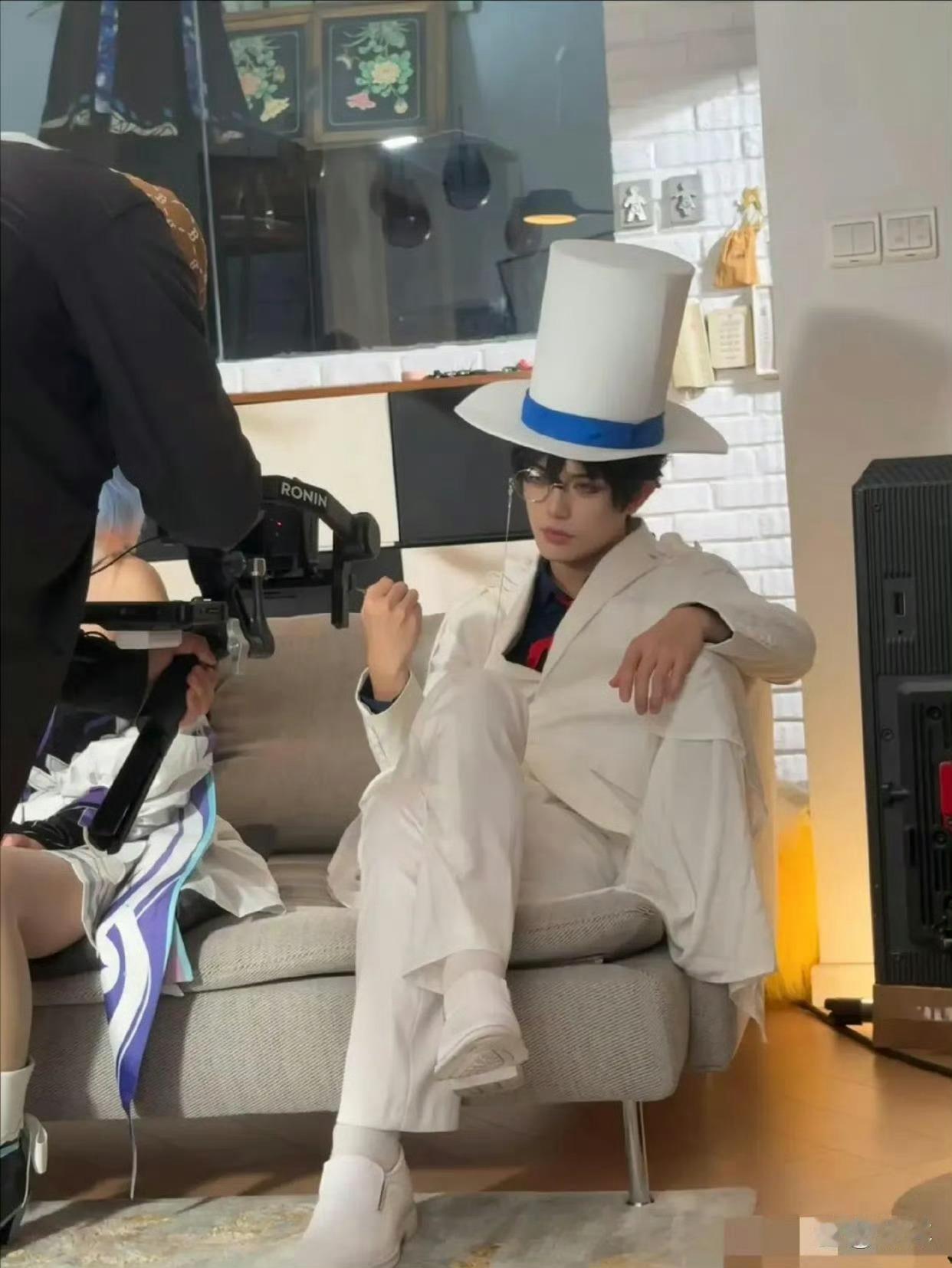 hhhhhhhhh难怪怪盗基德一直不摘帽子…  