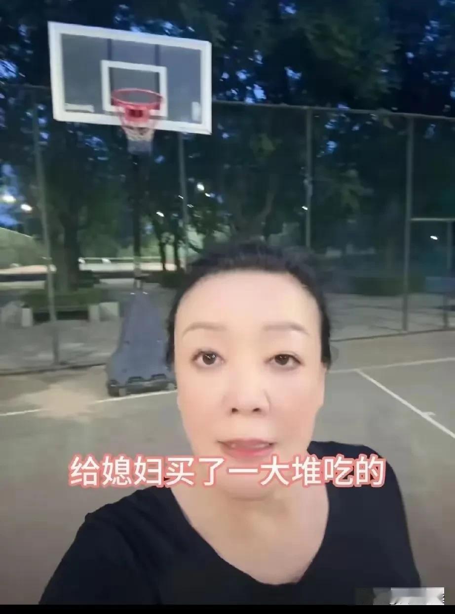 啥叫会讨婆婆喜欢的儿媳妇

马筱梅给大家来了
一场教科书级别的范本儿

湛兰跟她
