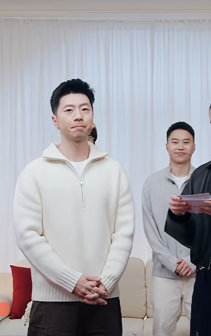 奇怪的画面 但我猫好萌 