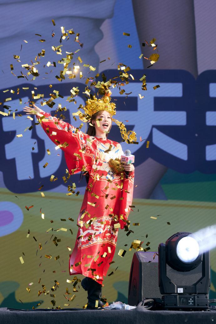 祝绪丹又在哪闯什么祸呢毛雪汪祝绪丹开百香果，在毛雪汪里她那操作简直是大型欢乐现场
