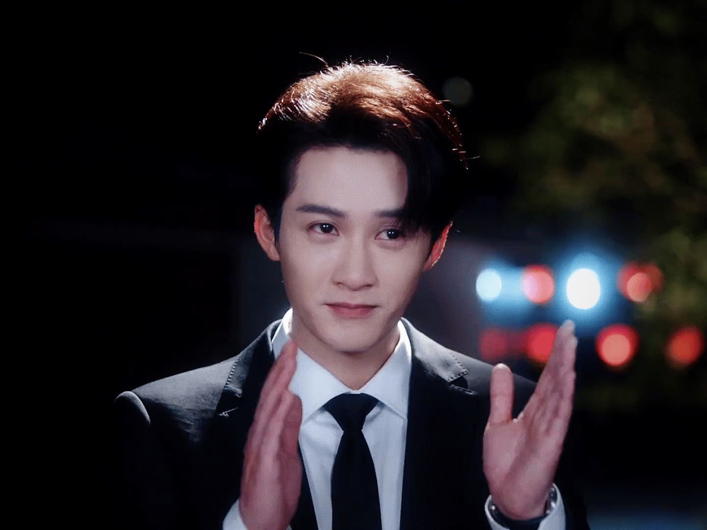 #很想很想你 男主欣赏眼神# ​我真的永远会被檀健次的眼神打动啊[太开心]一看他