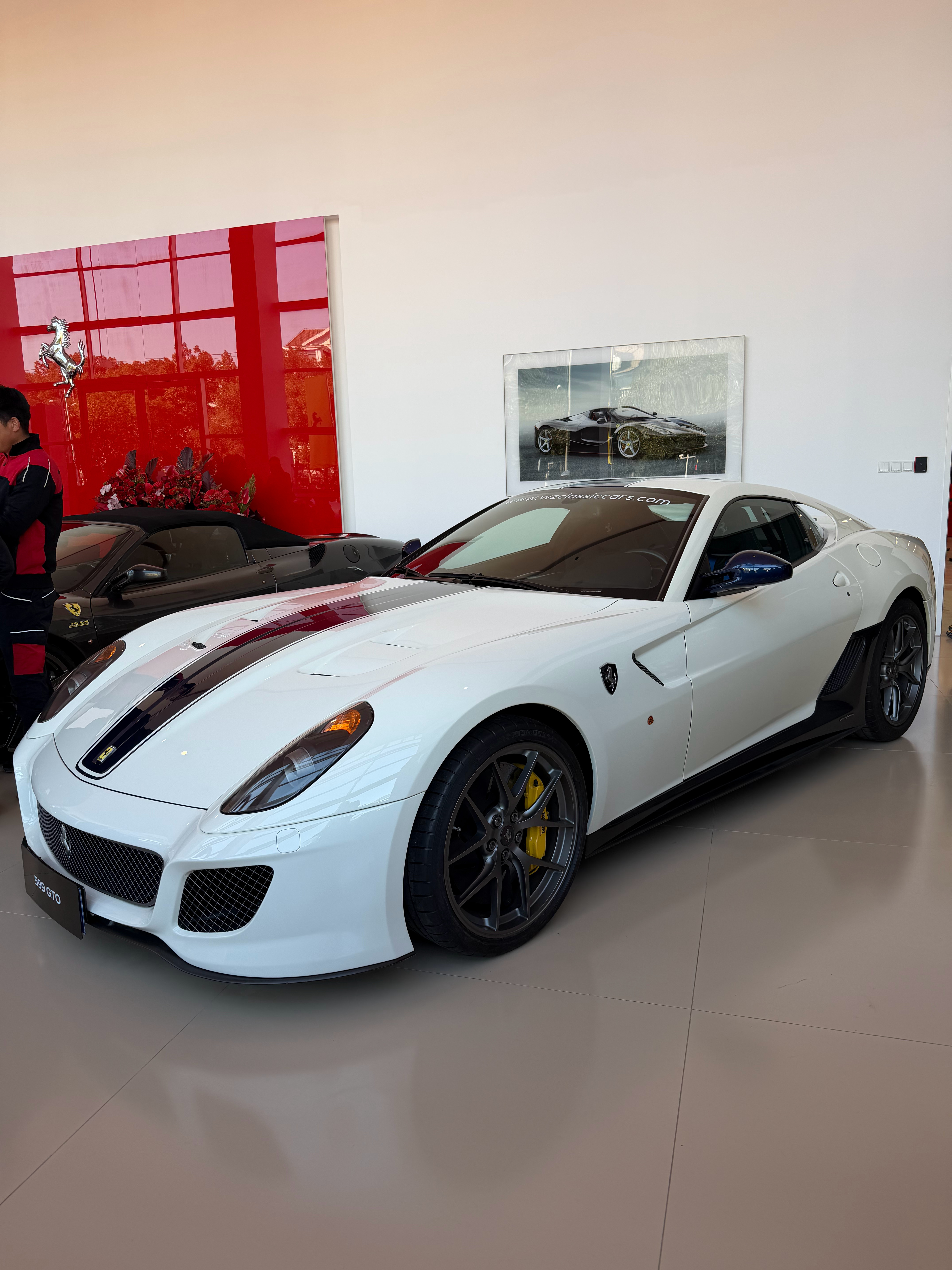 好久没在上海同场见到这么多限量版法拉利了