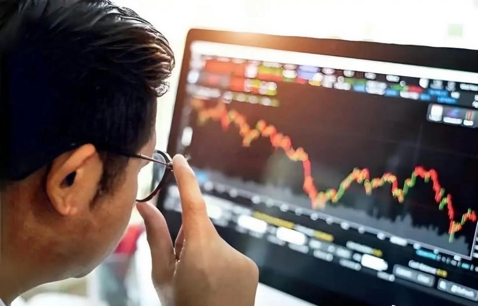 12月30日（周二）早评一、盘面技术信号· 指数层面，KDJ、RSI、BOLL及