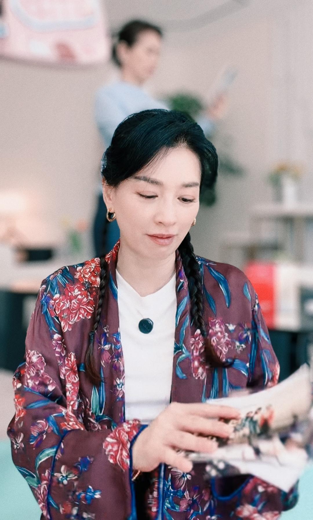 她怎么又蹦出来直播带货啦？不是被封了的吗？成本