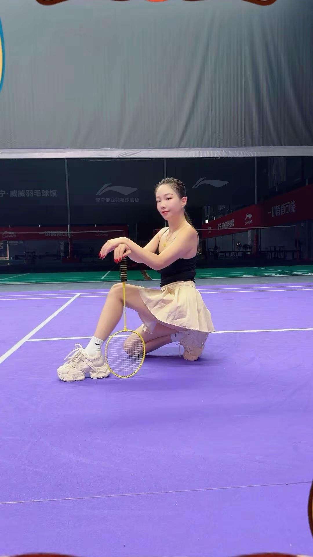 日子是重复的 生活是新鲜的 总感觉每天的时间都不够用 但我依然有在好好生活！
