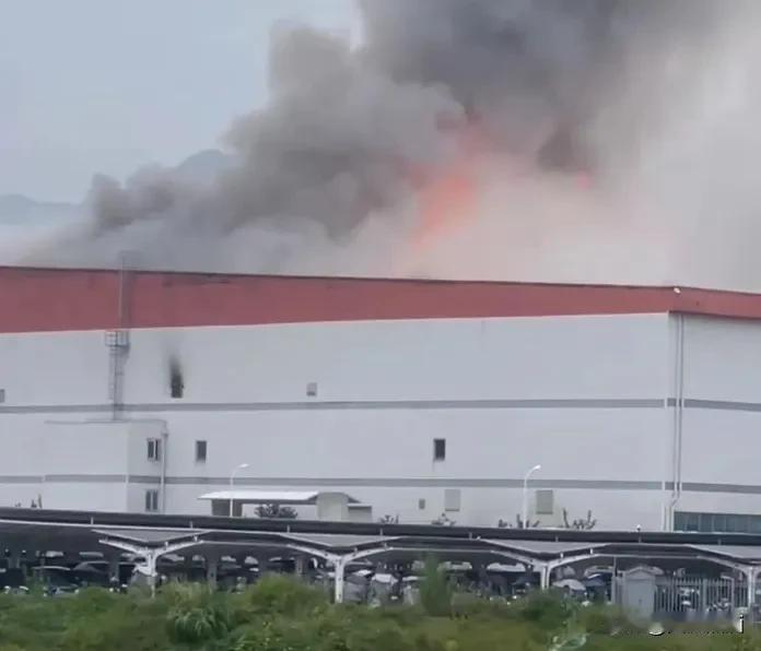 突发事件，宁德时代旗下生产基地失火了！
不过不要慌，牛市中很多事都可以解读为利好