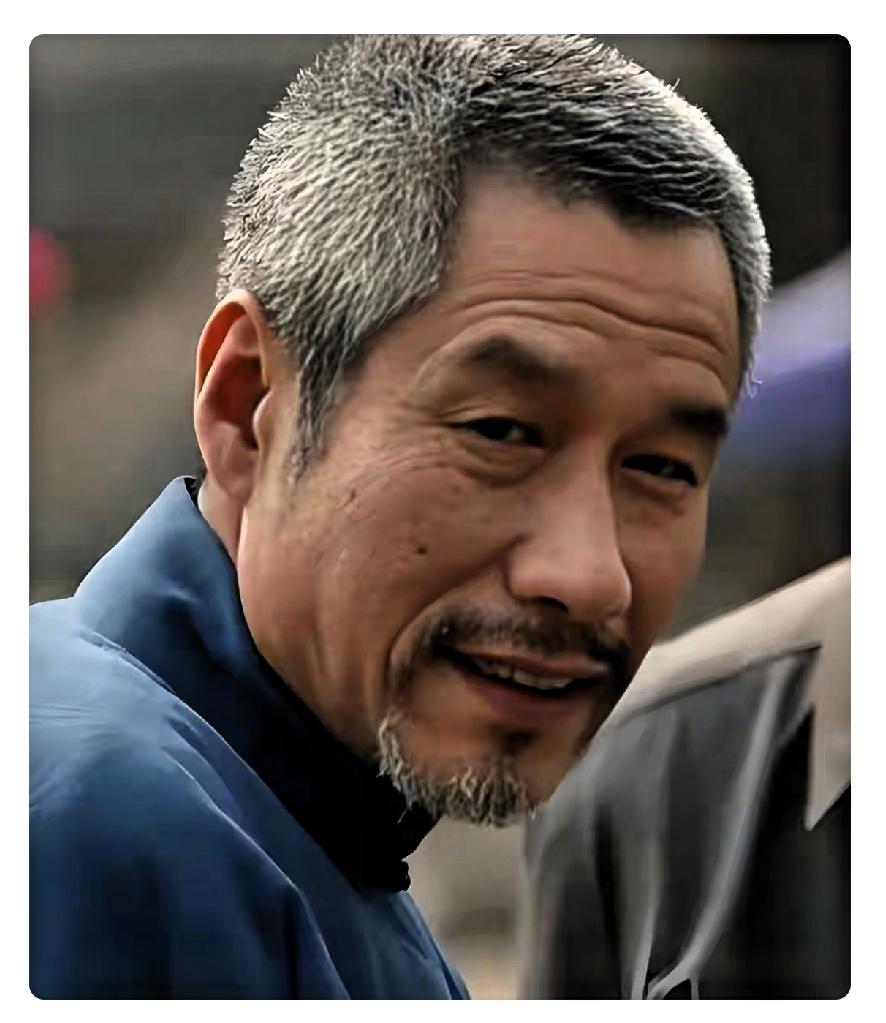 看完刘佩琦这二十年的经历，真的应了那句老话——升米恩，斗米仇。掏心掏肺养了二十年