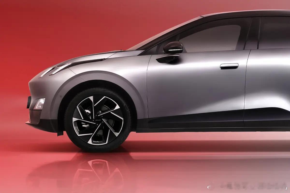 我认为最好的车门把手，就是领克Z20这样的，半隐藏式设计减少风阻，里面有微动电子