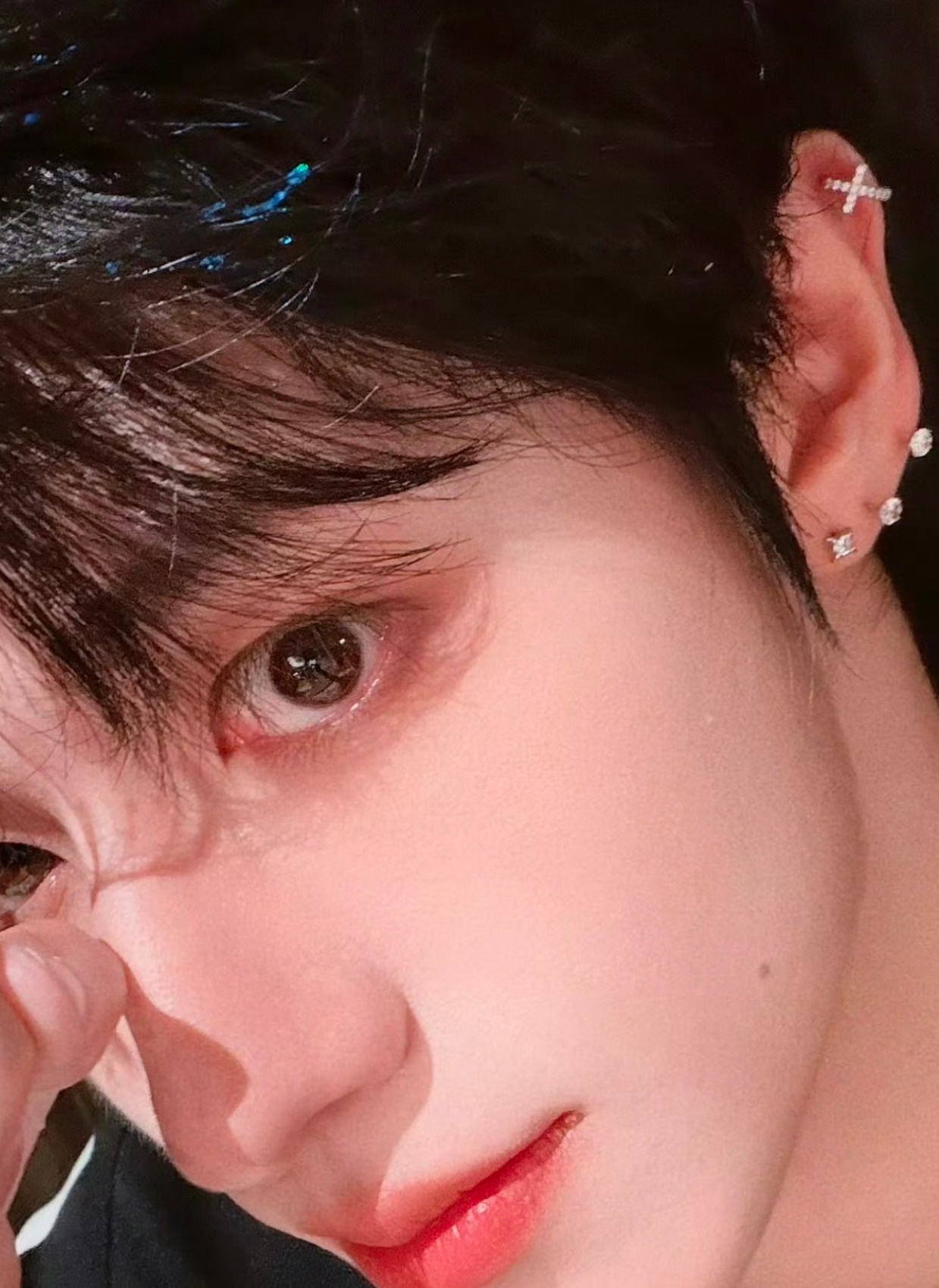 脸上的小绒毛都看得一清二楚……omg ​​​