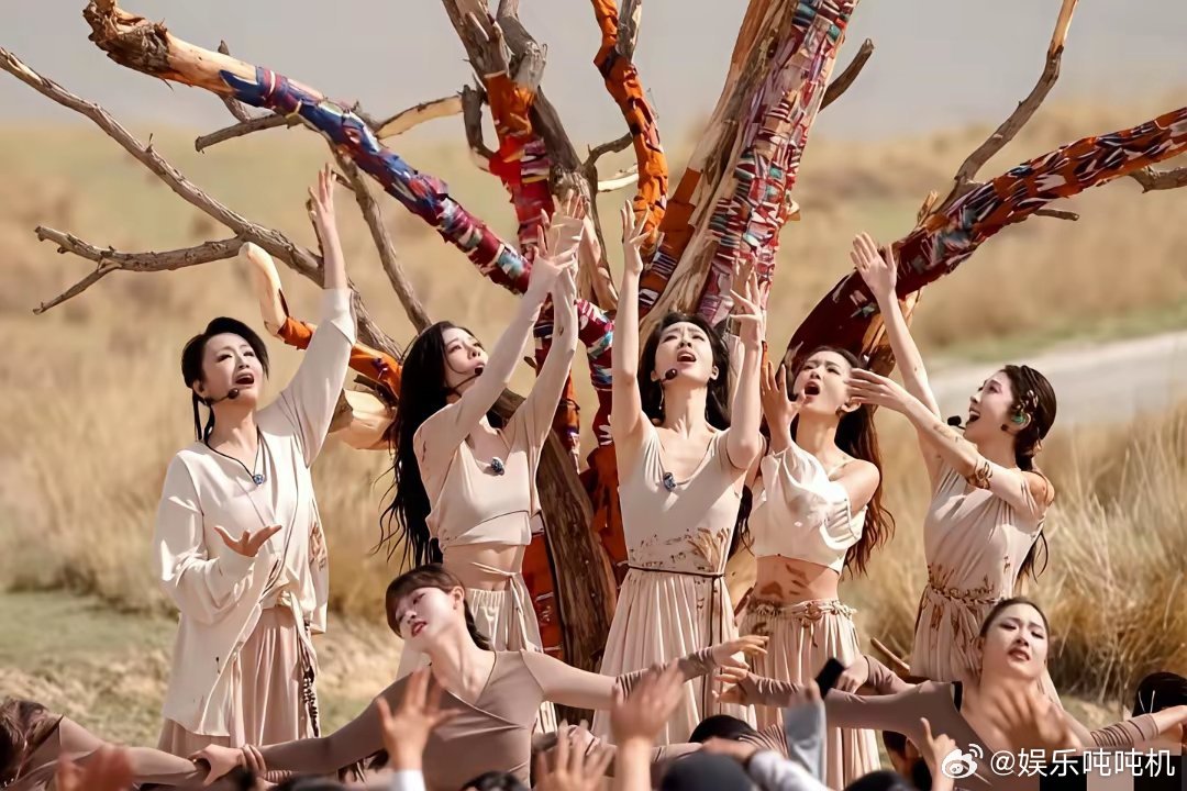 有一说一，​不管大家再怎么嘲《浪姐6》实力差​都必须得承认一件事，那就是这次五公