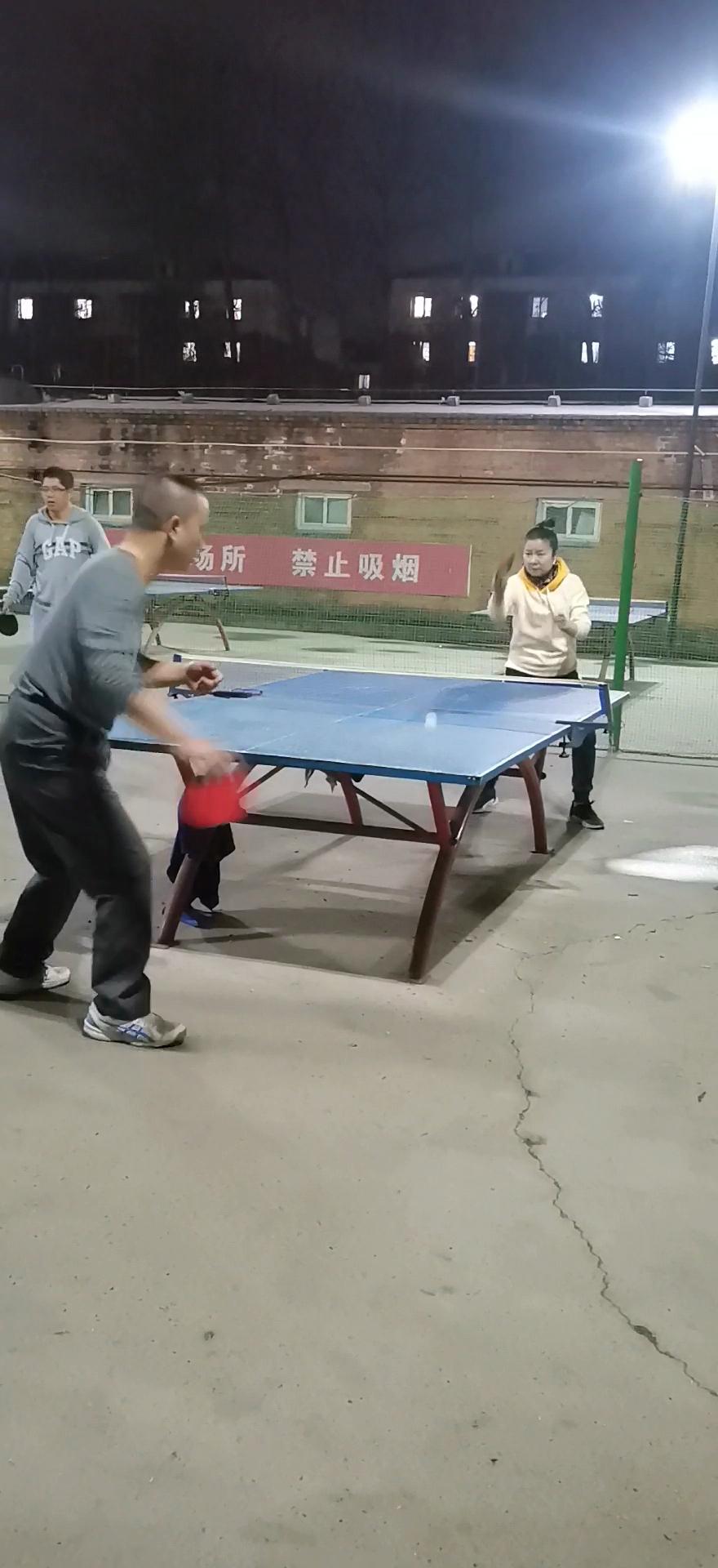 昨晚练基本功，那滋味，酸爽至极。练着练着便发觉，自己的动作根本没做到位，转身时总