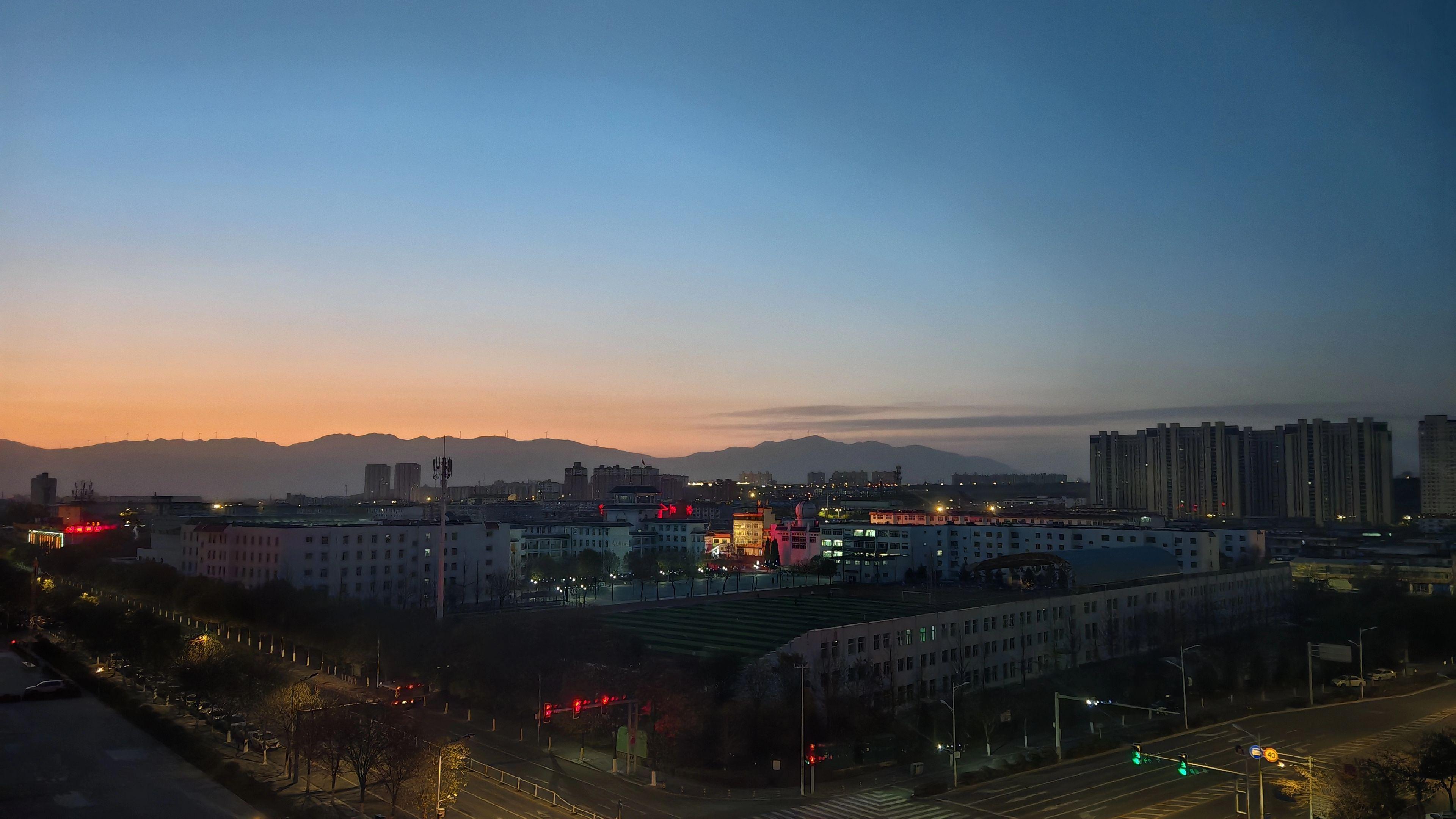 从什么时候开始，人们真正感觉到国民党大势已去了？  最先察觉这股气息的...