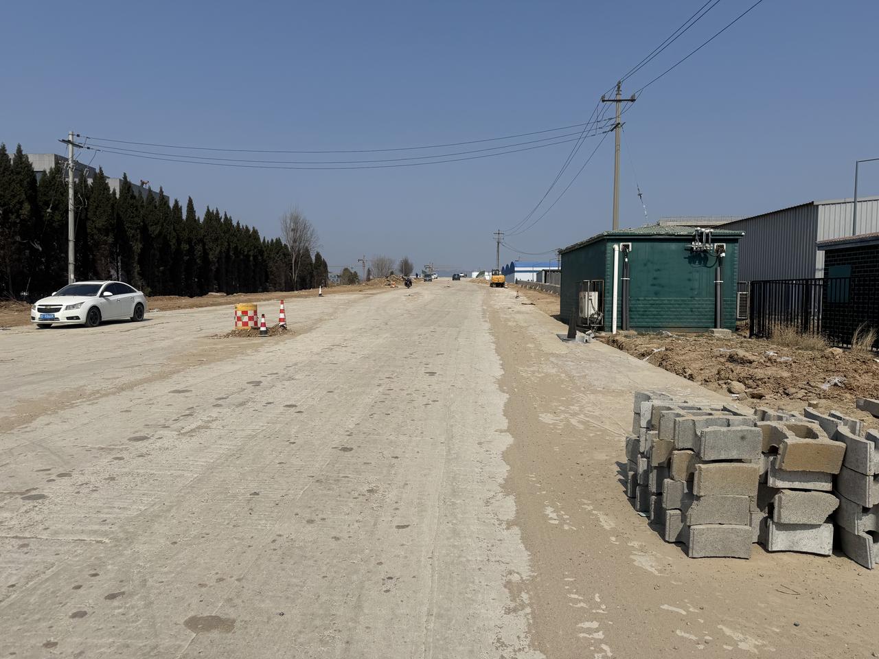 同心路可以通车了，虽然还需要进一步修整完善，但是可以看出新的同心路中间这一块真的