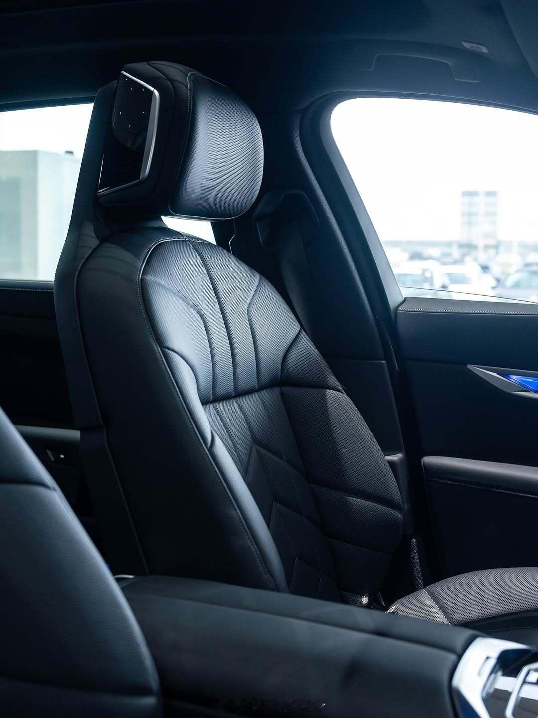 大多数人买不起也没机会开[二哈]宝马i7👽👽👽开过这个新势力们的驾驶感受，