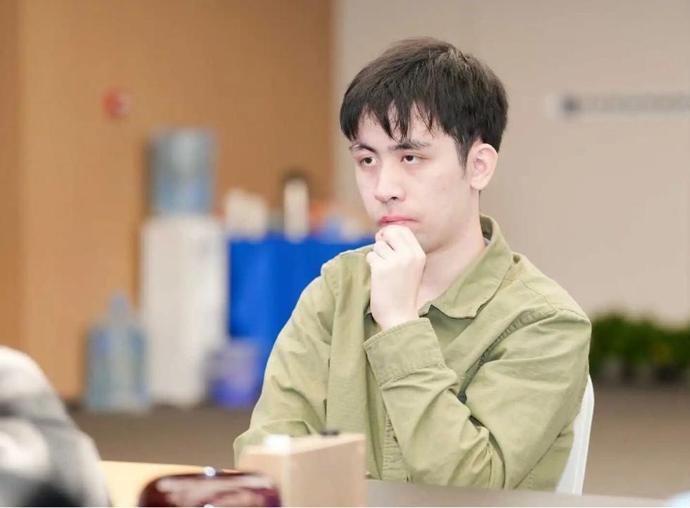 热身赛~二杨争冠


27届农心杯三国围棋团体擂台赛第三阶段的比赛于2月2月至6