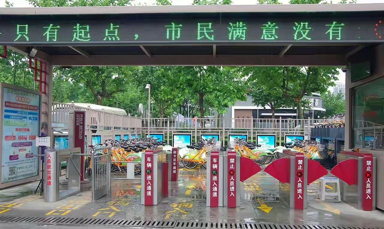 官媒批评一些乡政府设置重重关卡，人为造成和人民群众沟通障碍。现在有那个地方是没有