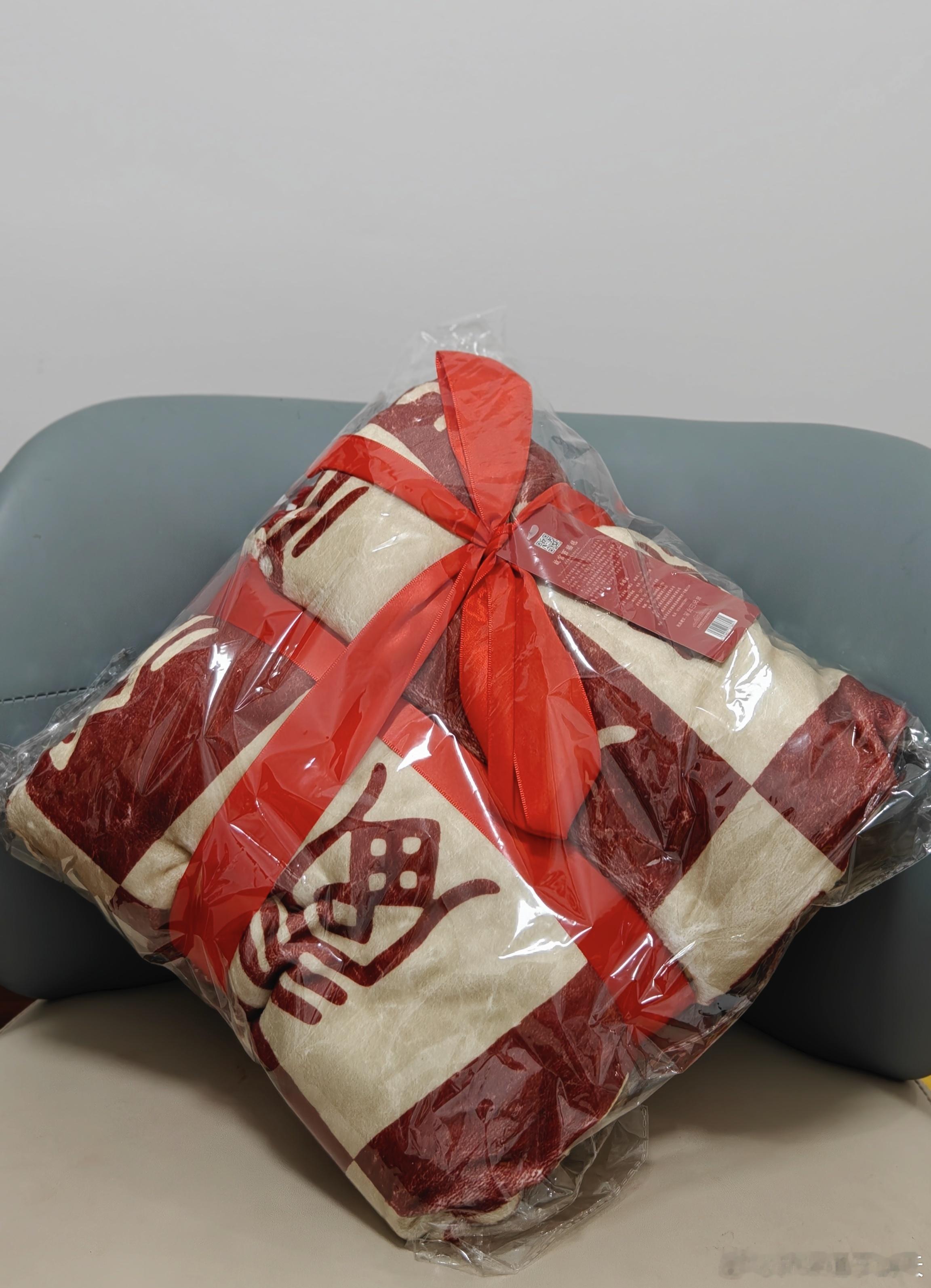 抽奖时刻！今天是北方小年，祝大家小年快乐～抽一个铁粉送出日产限量款托特包+故宫百