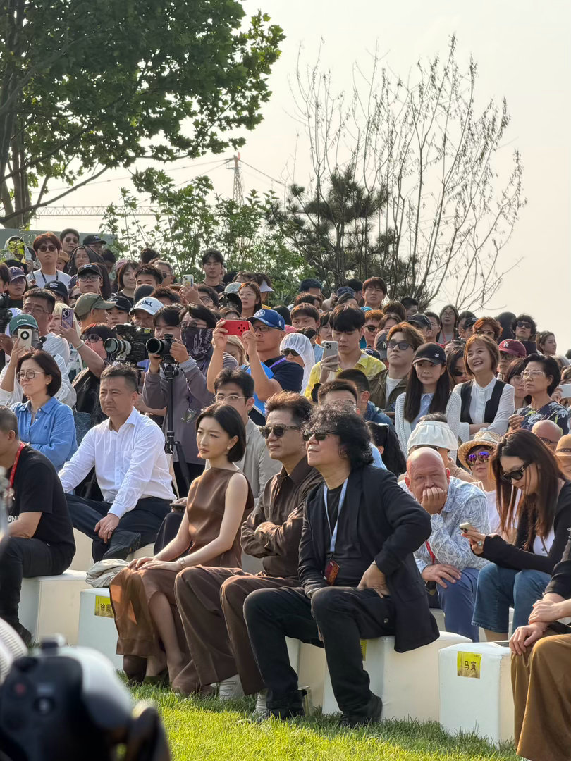 第一次参加阿那亚戏剧节，发布会现场偶遇好多大咖。段奕宏和周冬雨也在，期待开幕大戏