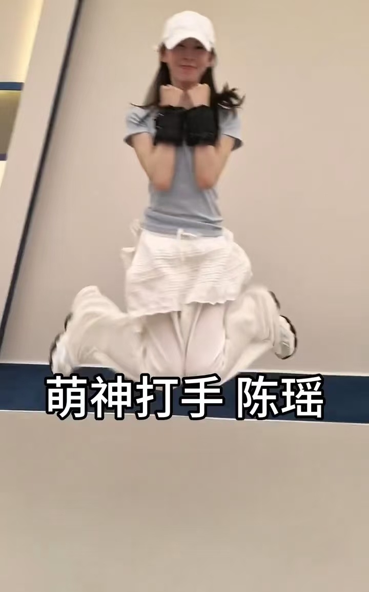 曾沛慈团模仿EXO成员出场重磅舞台小彩蛋，模仿出场创意满分，当之无愧五星好评曾沛