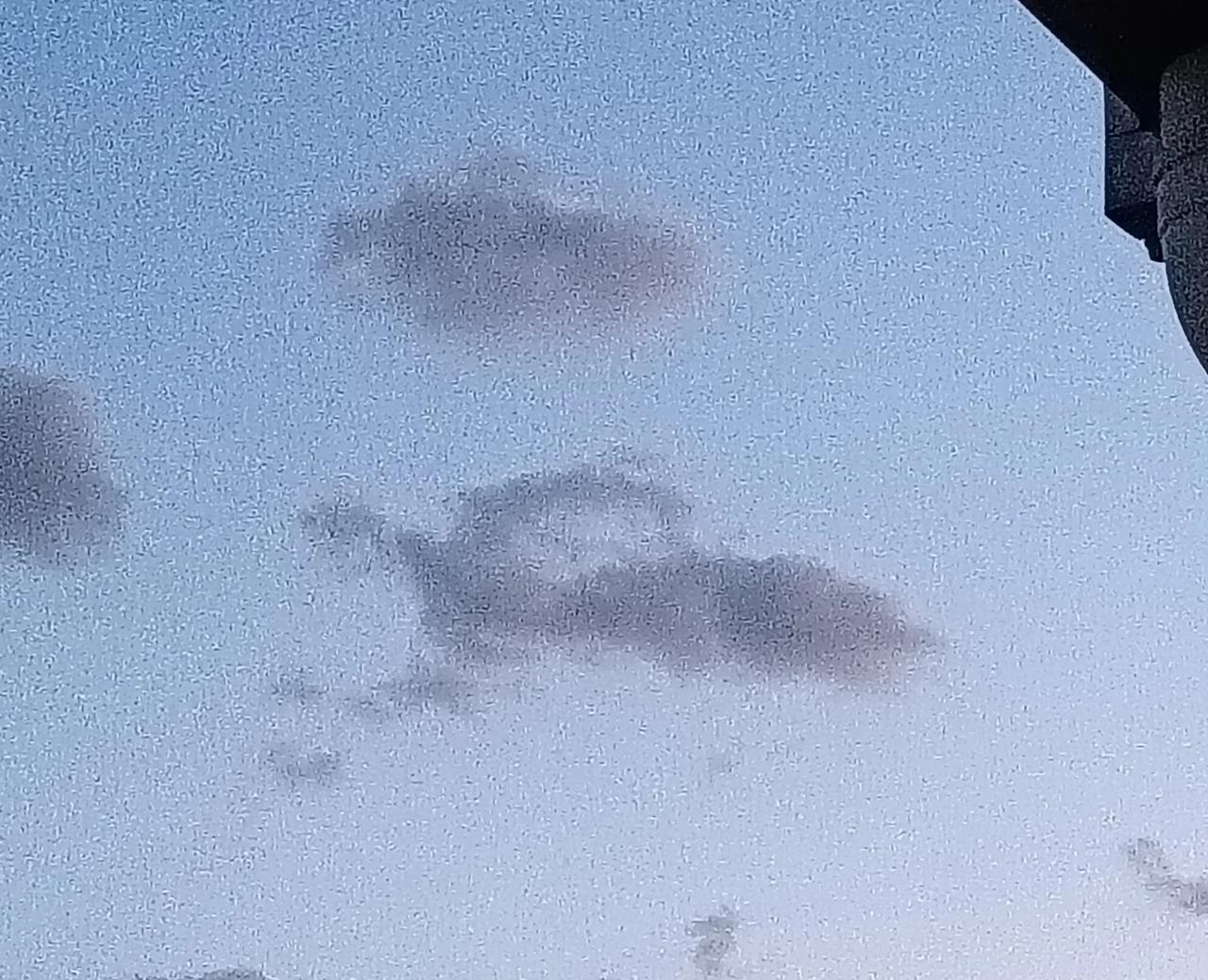 刚拍的，这是什么意思的云？
