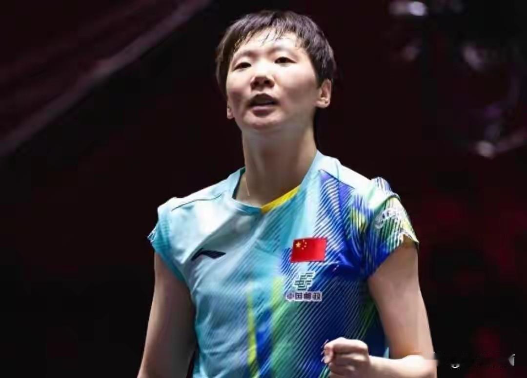 感觉申裕斌涨球了，和王曼昱首局打出19比21，单局42分，创了本届赛事单局最高分