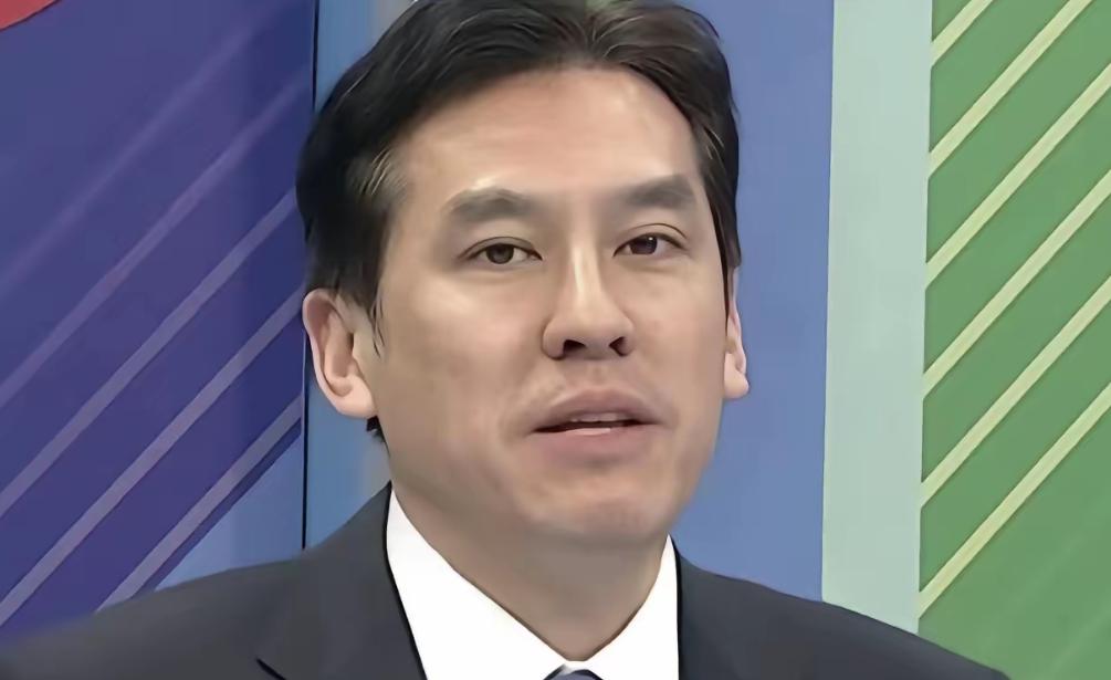 黄伟瀚又出来作妖了，在郑丽文来大陆访问，开启两岸的和平之旅，造福岛内百姓的时候，