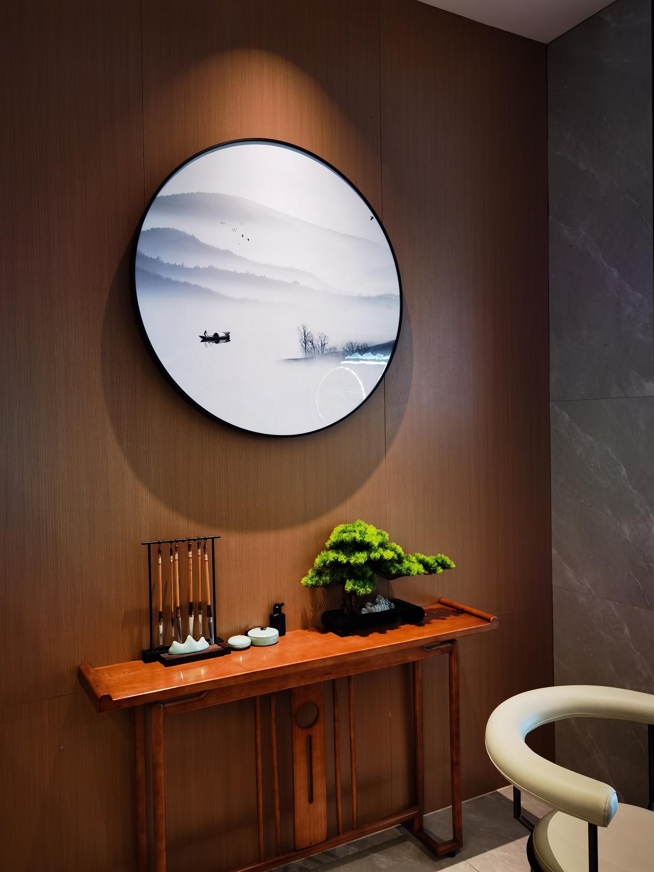 人最可贵的品质是德行善良的心。给大家讲个故事：甲坑了乙3万元。当乙得知甲的价格奇