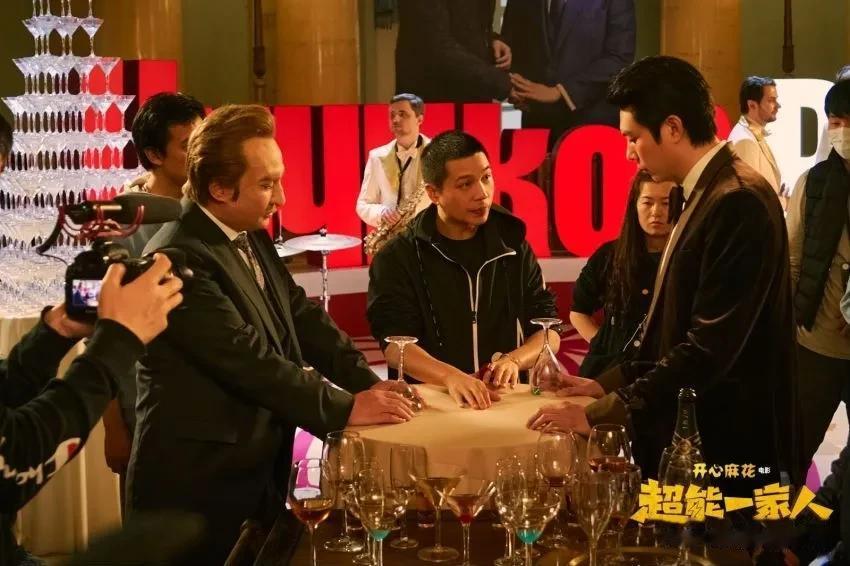 一提到艾伦的舞台和银幕角色，多数网友的印象，都是傻、憨厚、怂甚至缺根弦，没错，这