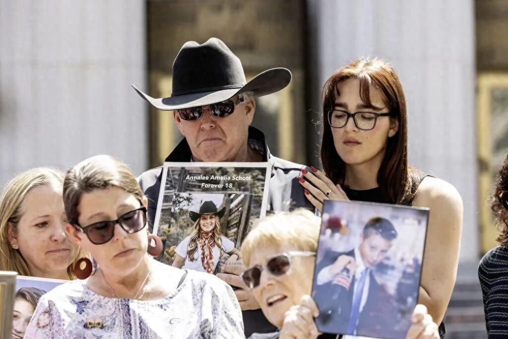 重磅突发！两大科技巨头，赔惨了！

所有焦虑的家长都该高兴了，2026年3月25