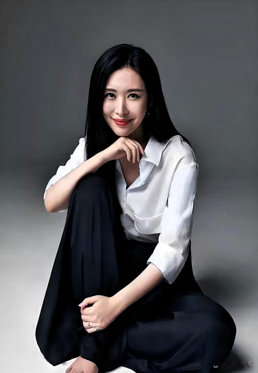 王石并未公开提及过相关贵族论调，田朴珺曾分享过“三代才能培养一个贵族”的相关理念