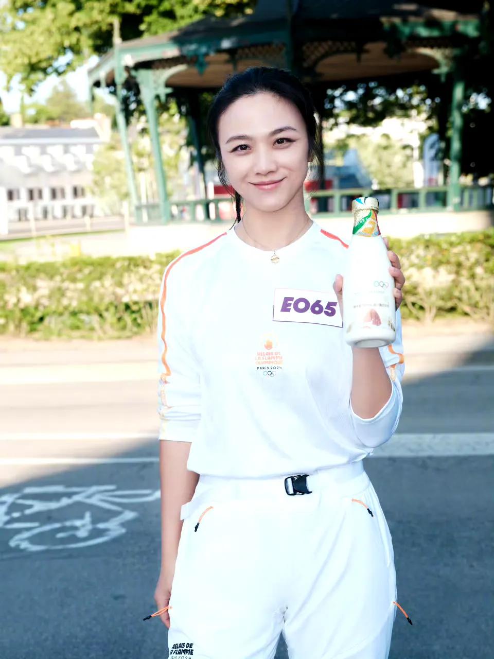 恕我直言一次，汤唯除了在色戒里面漂亮了一次以外，其他的露面真的感觉不怎么样，感觉