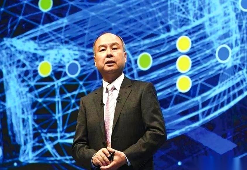68岁的孙正义，又干了一件让所有人把手心攥出汗的事。
他把几百亿美金，一口气推进
