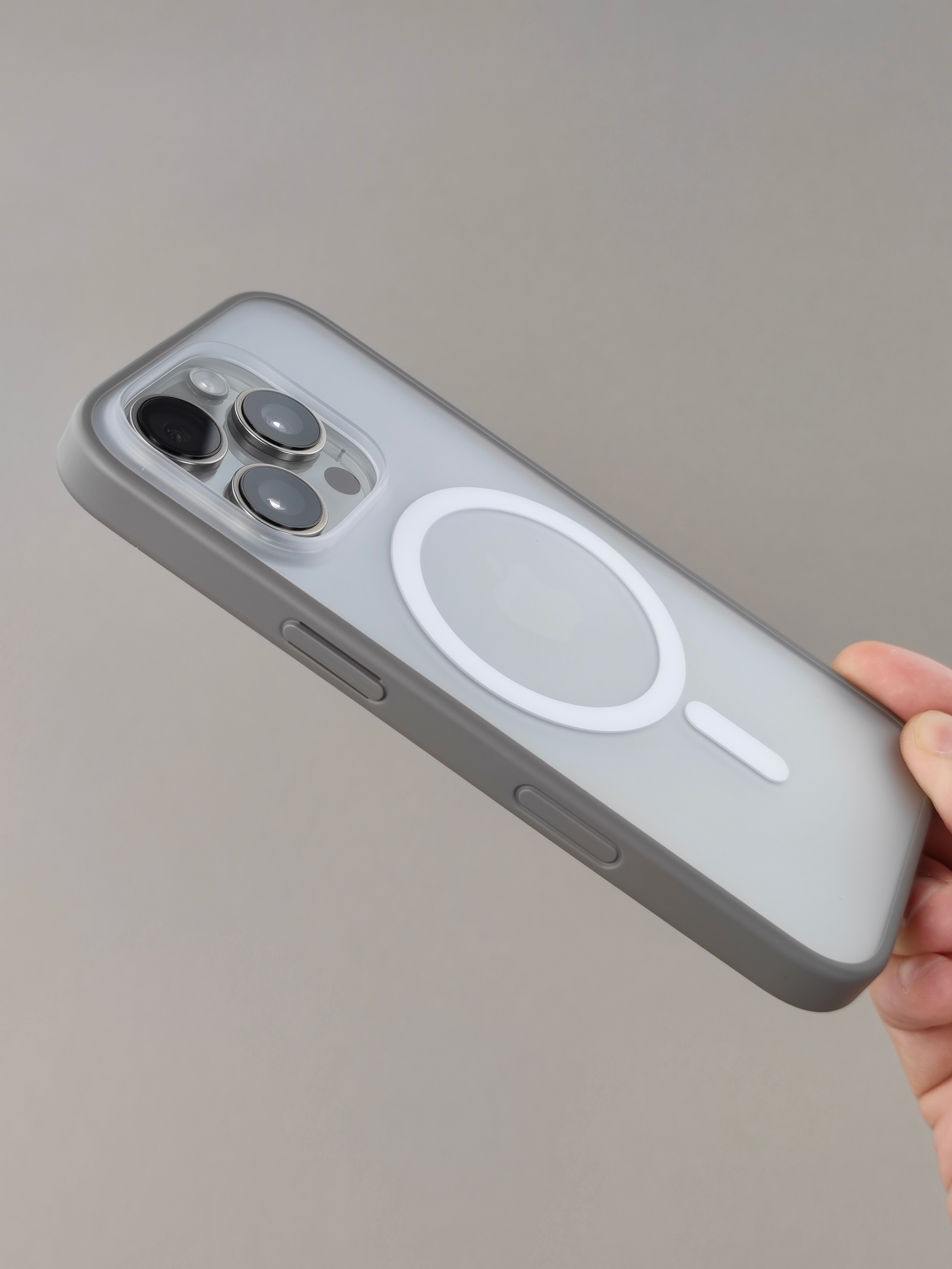 iPhone16Pro 013这个封死的一体拍照键有的可能可以触动，但是会不灵敏