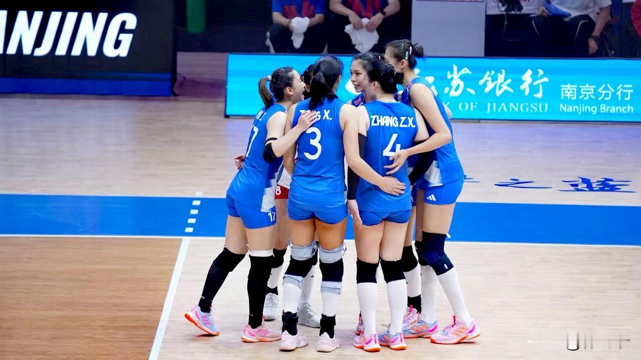 中国女排3比1波兰女排中国女排3-1逆转世界排名第三的波兰女排，以三连胜结束20
