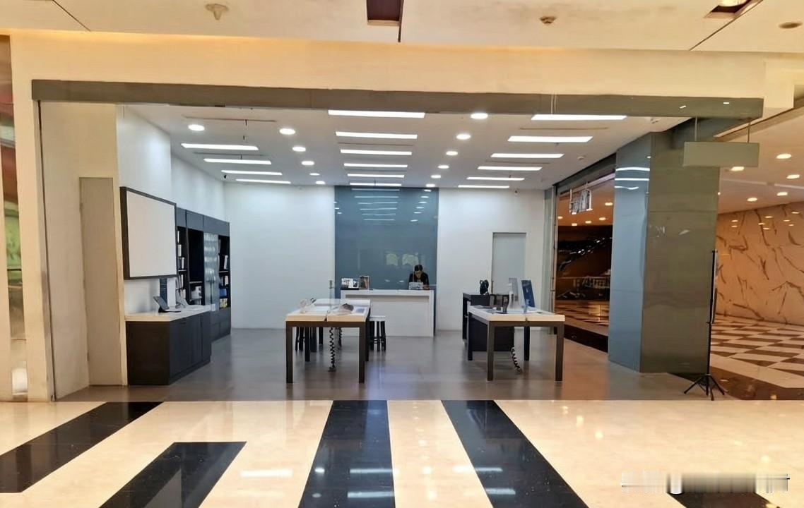 苹果为什么不放弃印尼市场?


好多人之前刷到新闻，印尼卡本地化政策，一度不让i