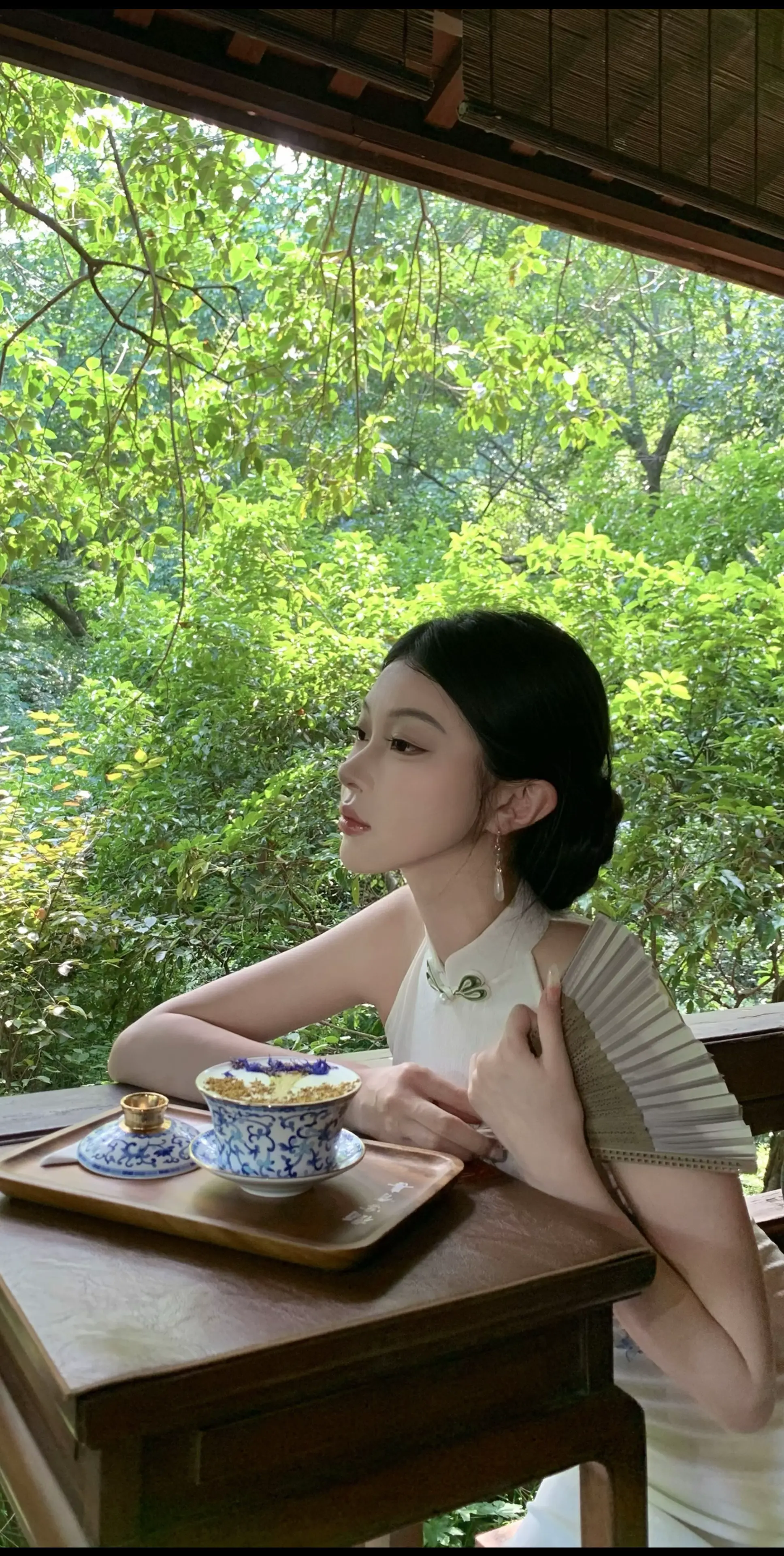 爱我就得忘记世界上所有女人。