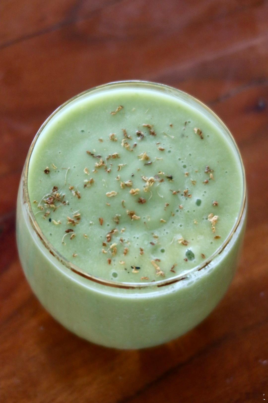 抗炎饮食day83✅用什么油好？早餐：桂花牛油果香蕉椰奶奶昔午餐：芹菜炒牛肉晚餐