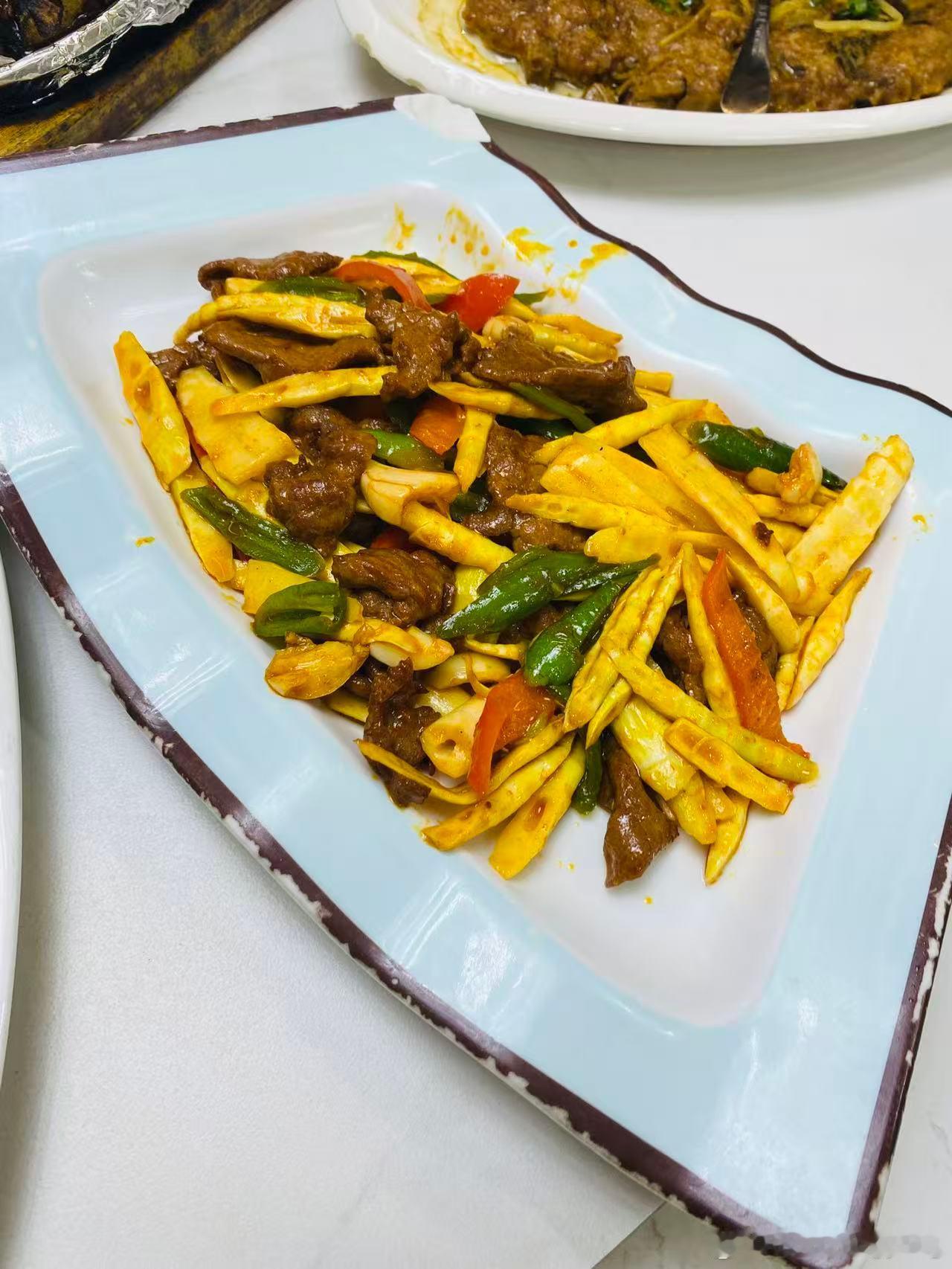 深圳第一餐啦，不错不错，看样子肯定能玩好✌🏻 