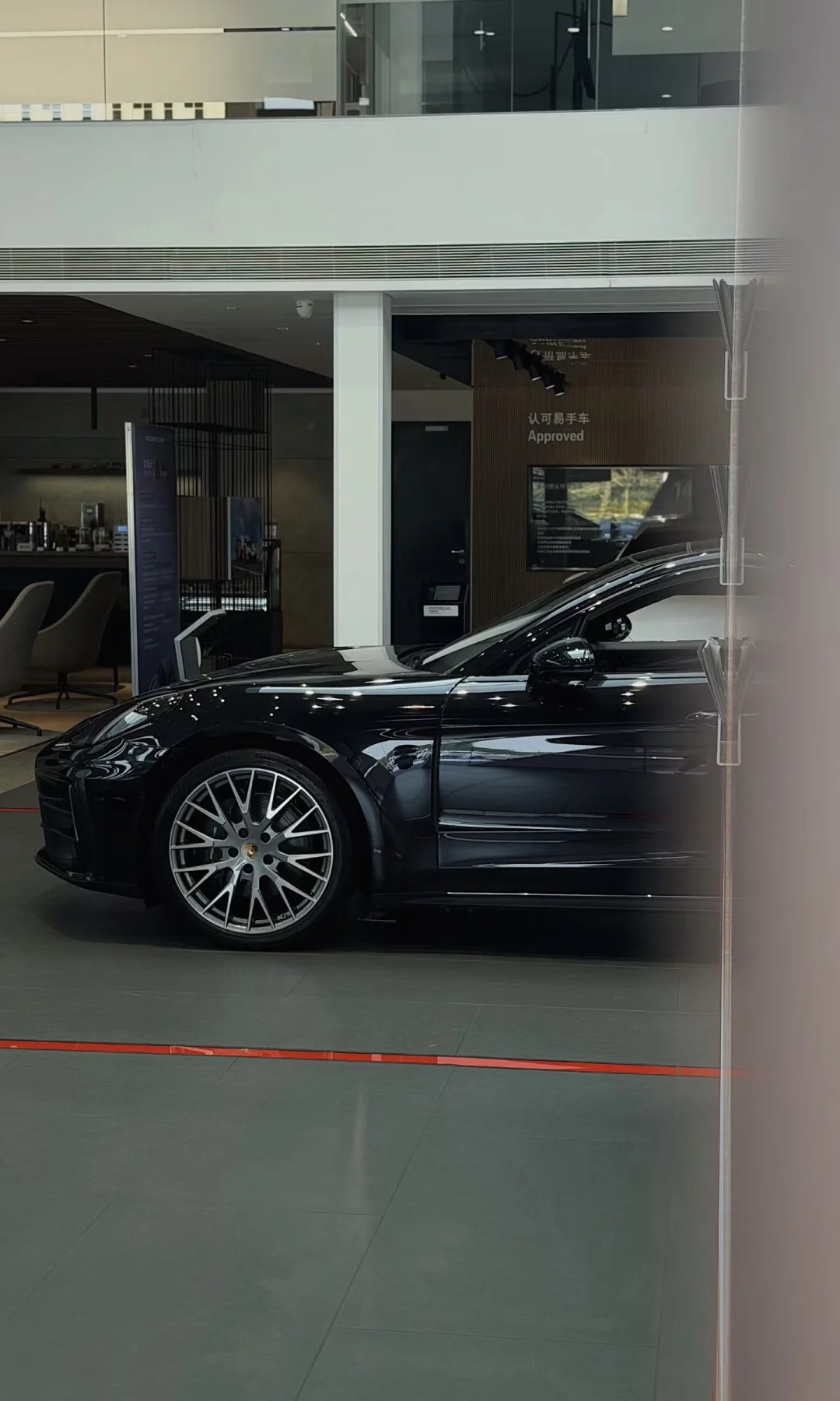 PORSCHE ｜黑 是一种沉稳