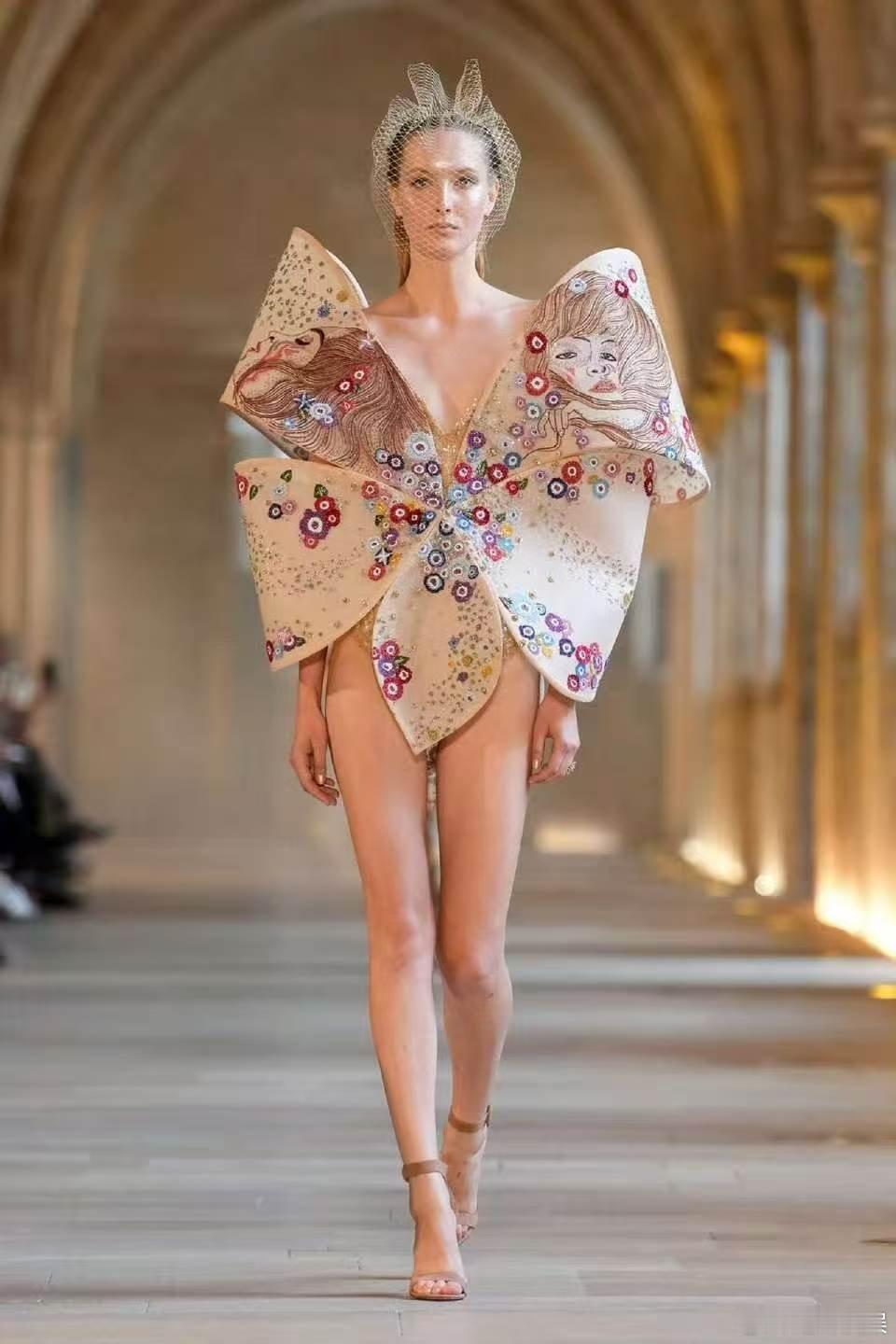 陈都灵秋冬高定陈都灵全新高定陈都灵秋冬高定，可以可以