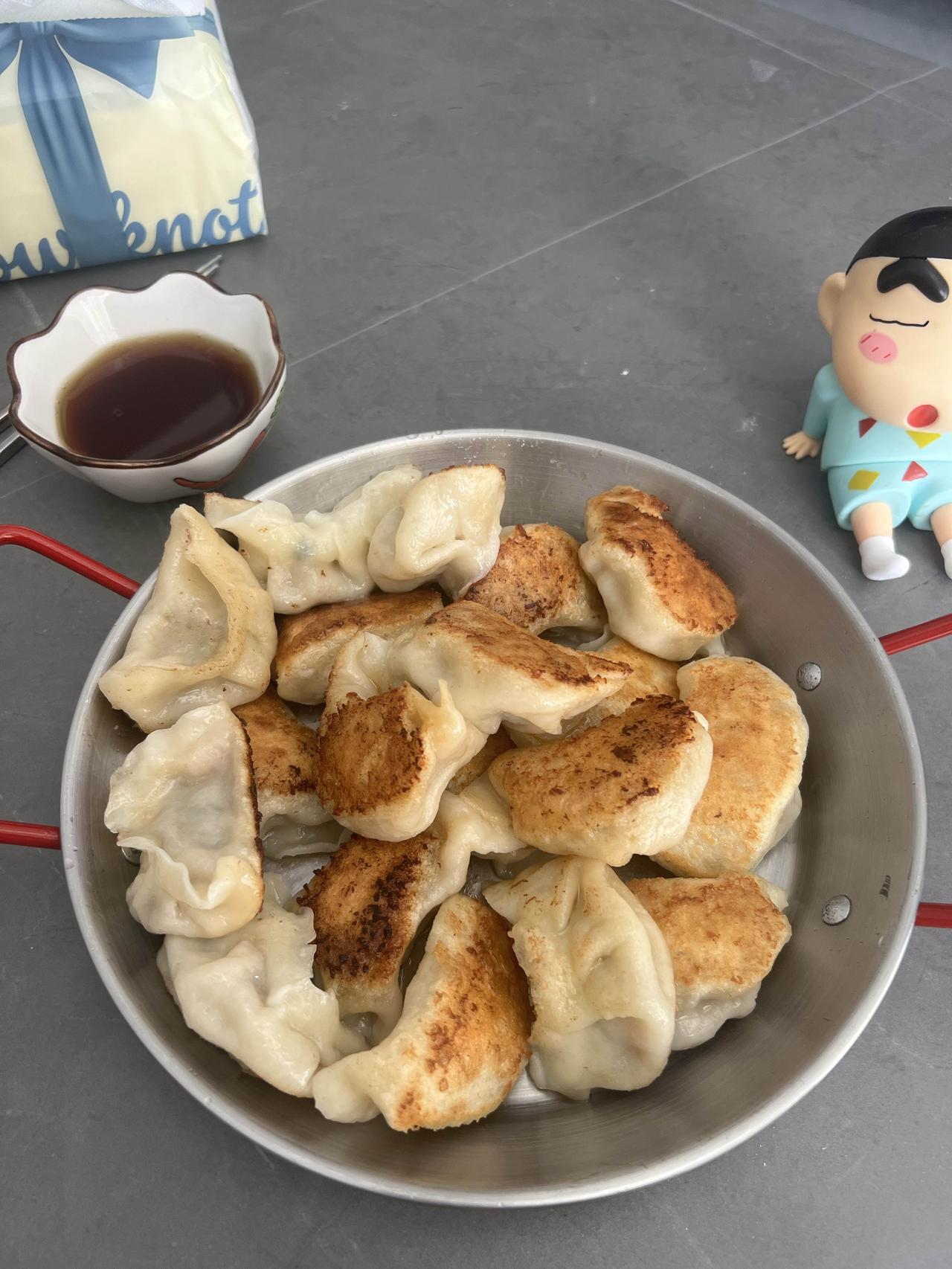 很久没吃锅包肉了，找了一个东北菜馆，真的很好吃。
现在阳光玫瑰真是掉价，这样的一