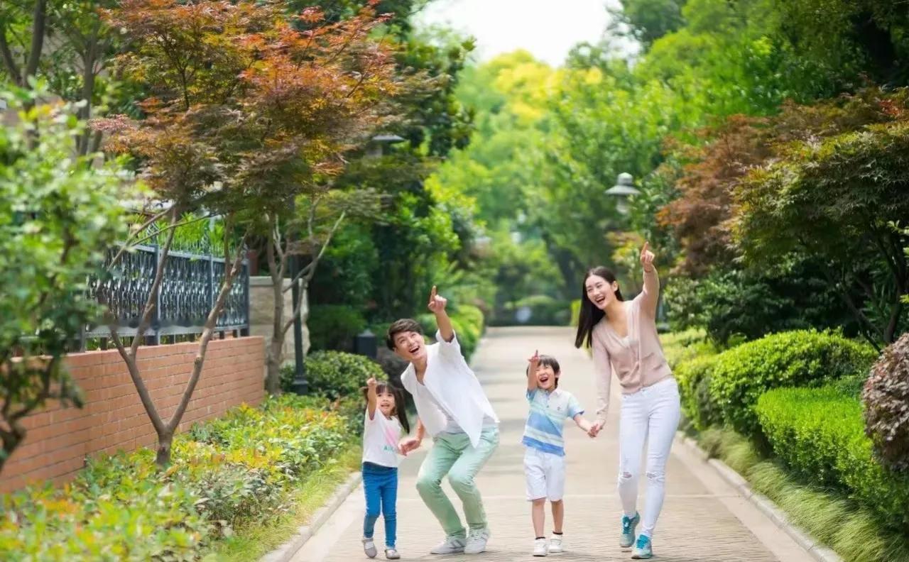#如何让夫妻之间的感情更加牢固?#要让夫妻之间的感情更加牢固，可以从以下几个方面