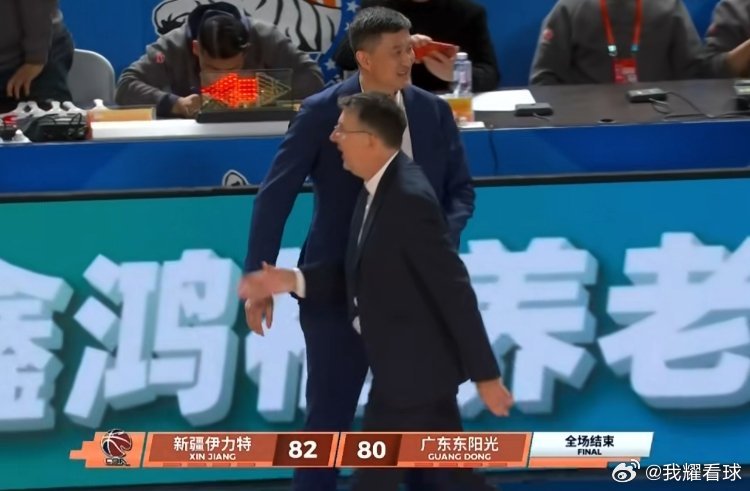广东队领先18分大好局面惨遭逆转，目前已三连败这场没什么好说的，完全就是主教练的