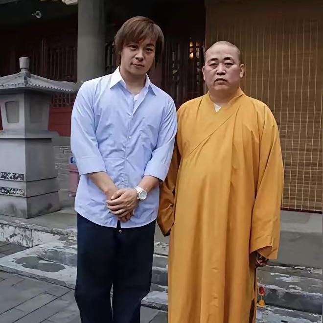 大家都知道，释小龙是释永信收的最小的徒弟，从小就跟着释永信，在少林寺学习武功。
