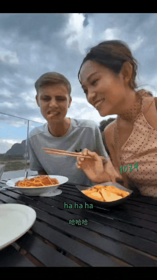渣女“麻辣女”和外国渣男主博在一起用餐，她吃掉的不止是渣男吐掉的东西，还有她最后